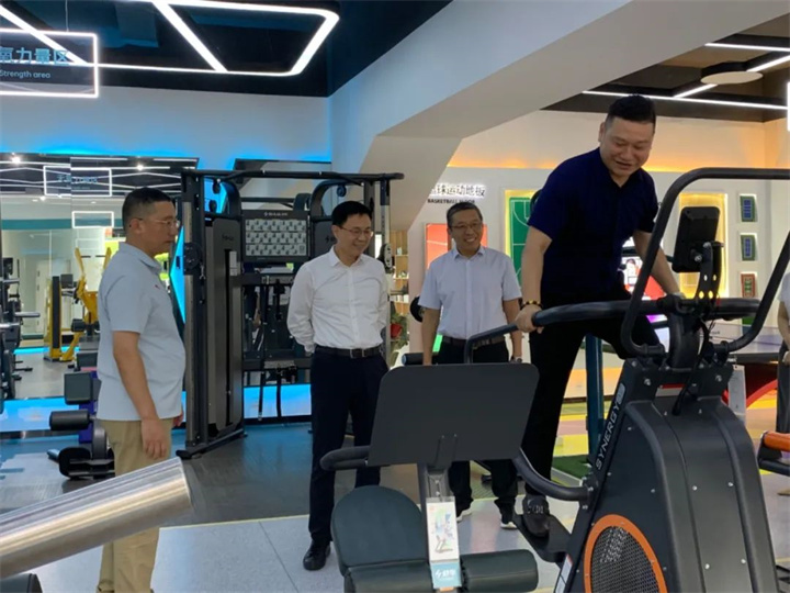 济南市体育局局长董怀敏一行莅临乐盈VI参观指导